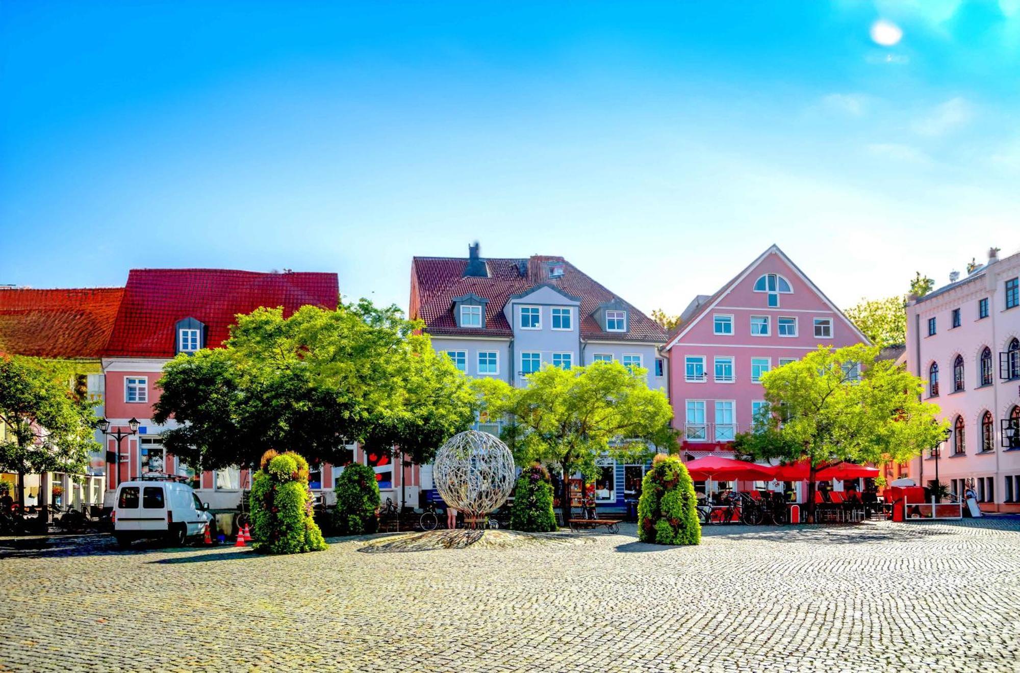Mueritzwind In Der Warener Altstadt Waren  Esterno foto